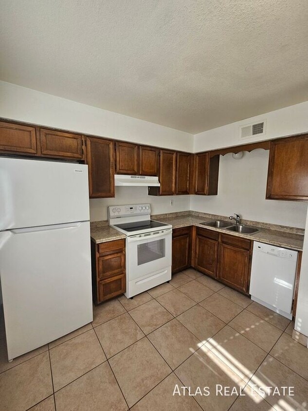 111 N Phyllis-202 - 111 N Phyllis-202