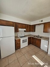 Building Photo - 111 N Phyllis