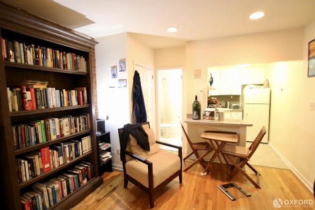 Building Photo - 130 W 75th St