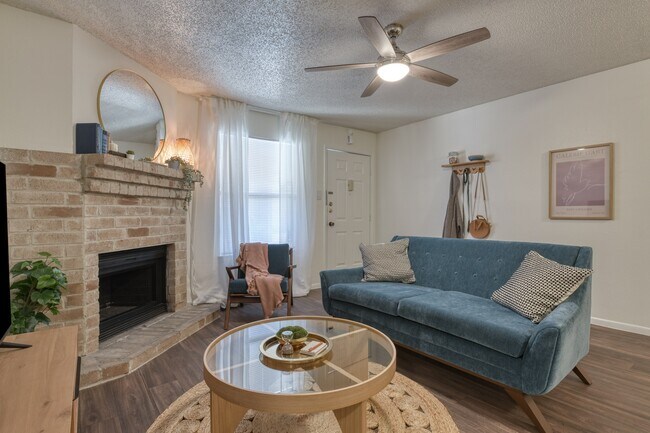 Foto del edificio - Woods of Elm Creek