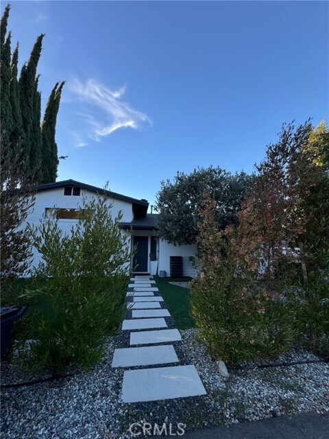 Foto del edificio - 23715 Valley View Rd