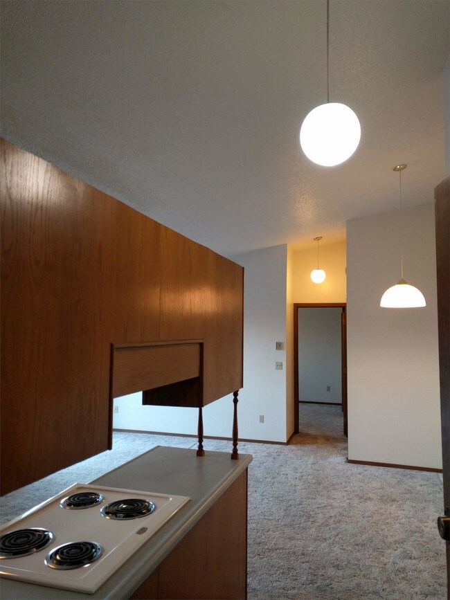 Foto del edificio - Birch Court Apartments NEW - 402 - #303