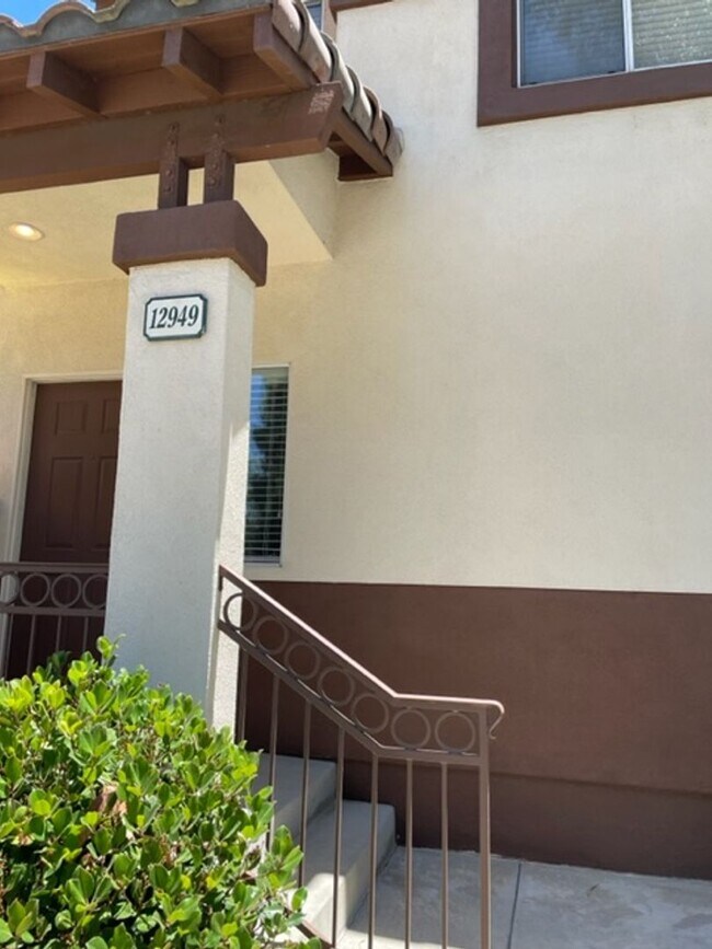 Foto del edificio - 2 Bedroom in Beautiful Tustin Golf Community