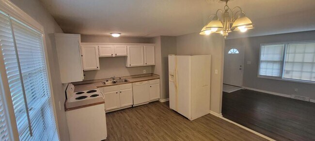 Foto del edificio - 8400 E 110th St