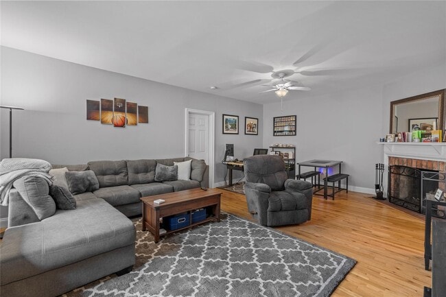 Building Photo - 68 E Hartsdale Ave