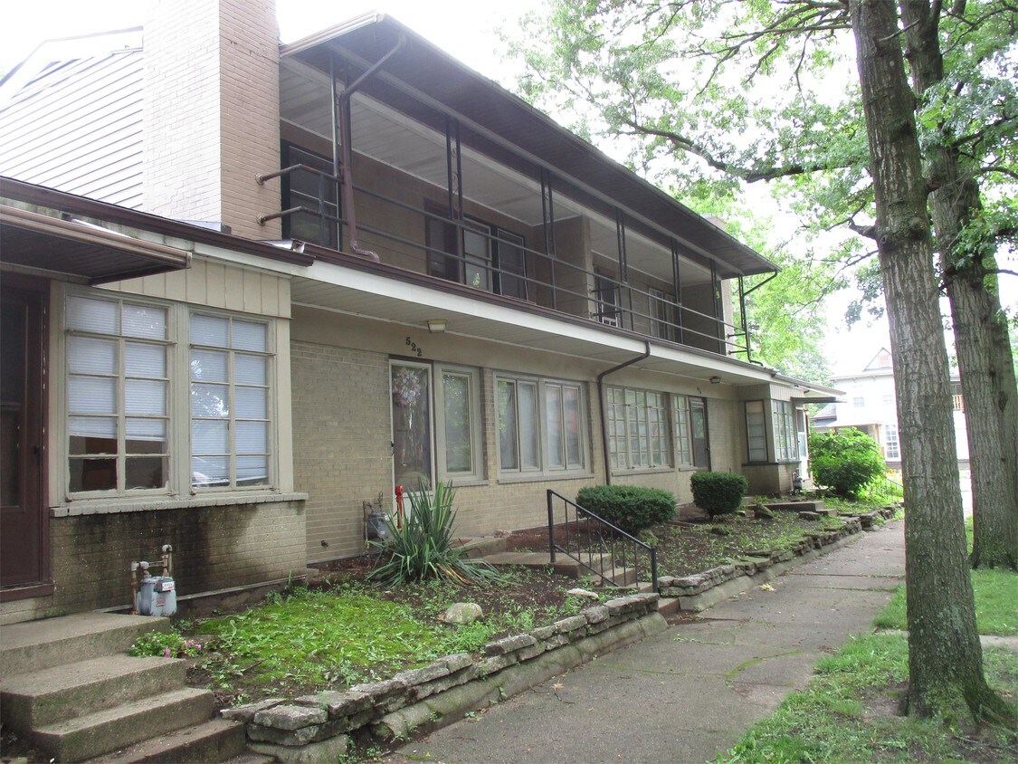 Primary Photo - 522 Deming St
