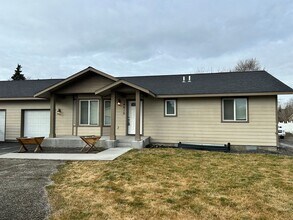 Building Photo - 14410-14412 E Heroy Ln