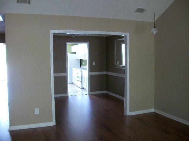 Building Photo - 256 Vanderbilt Dr