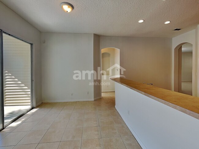 Foto del edificio - 9140 Prosperity Lake Dr