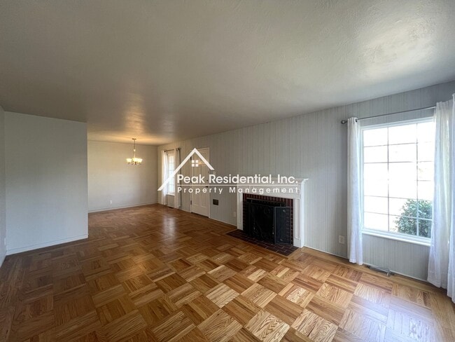 Building Photo - Updated 3bd/1.5ba Tahoe Park Home