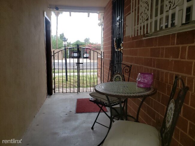 Foto del edificio - 3 br, 2 bath House - 107 W Windsor Ave