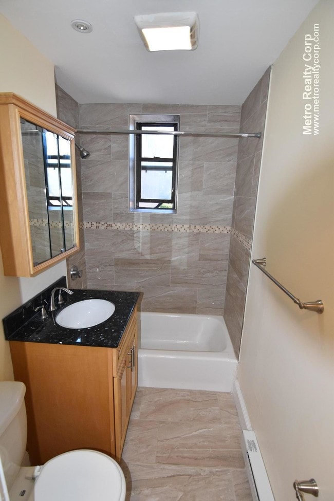 Building Photo - 379 Broadway