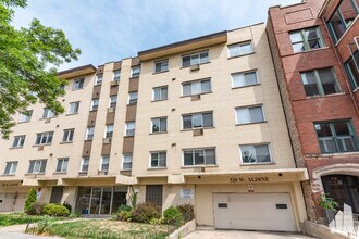 Building Photo - 520 W Aldine Ave