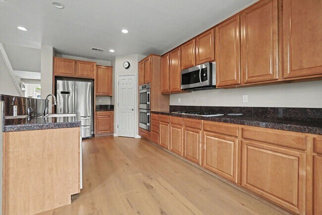 Foto del edificio - 4865 Peninsula Point Dr