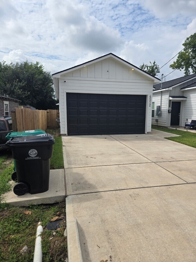 Building Photo - 4512 Mallow St