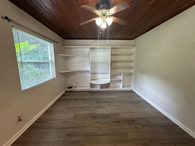 Foto del edificio - NICE TMH Area 1/1 w/ Hard Floors, Washer/D...