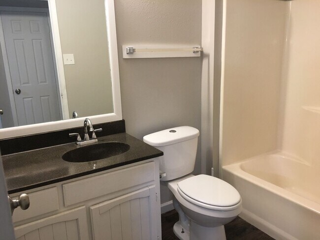 Foto del edificio - 1421 W.  KILPATRICK CT. APT. #D