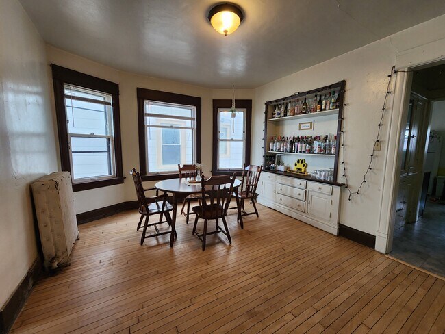 Foto del edificio - 2943 N Murray Ave