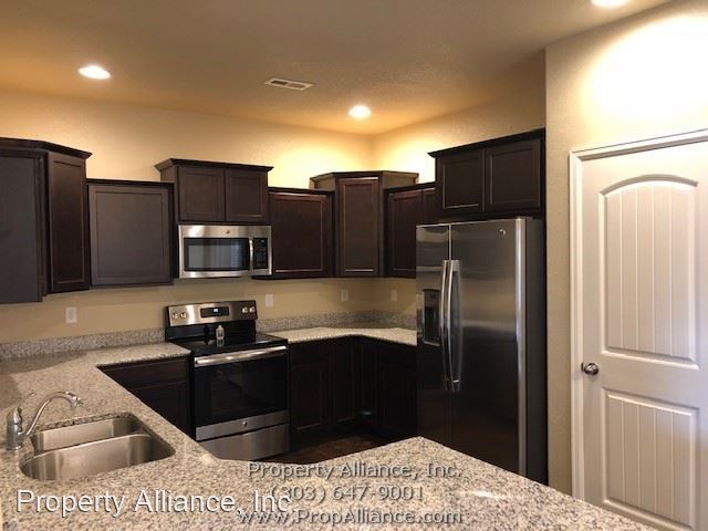 Building Photo - 3 br, 2.5 bath House - 5640 Shamrock Heights