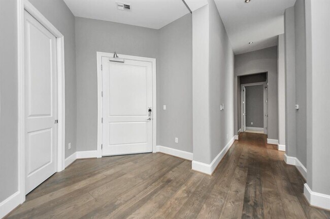 Foto del edificio - 1409 Post Oak Blvd