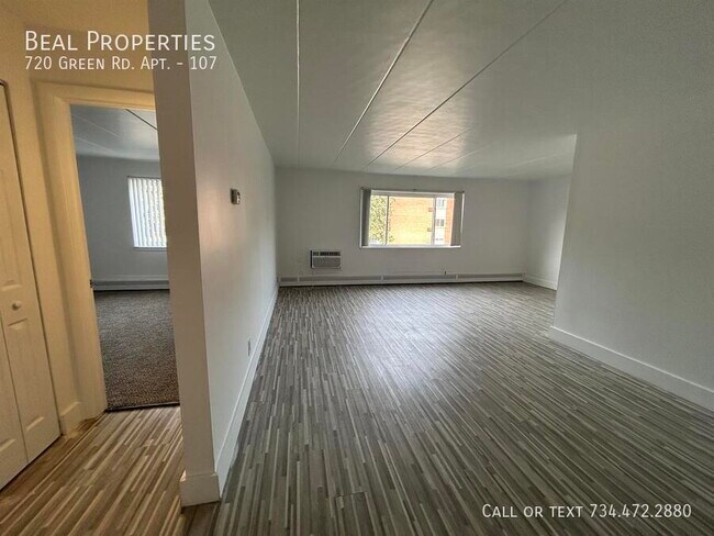 Foto del edificio - 720 Green Rd