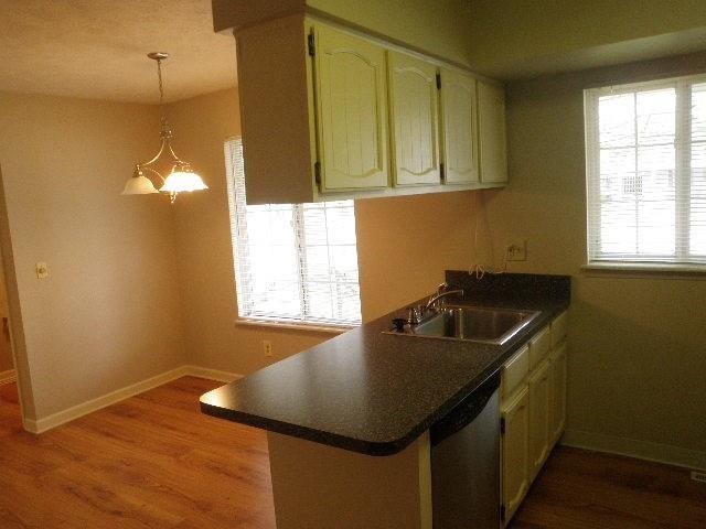 Building Photo - 1720 Peppertree Ln