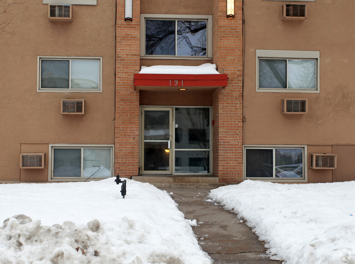 Building Photo - The Heights Apartments