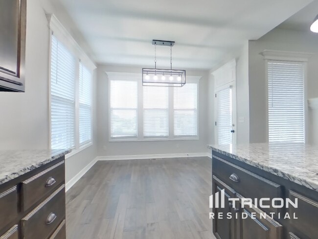 Building Photo - 1029 NE Copperwood Dr