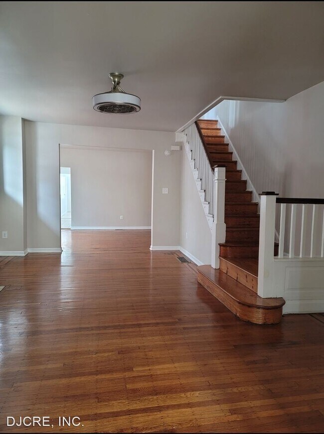 Foto del edificio - 4 br, 1.5 bath House - 6227 Christian St