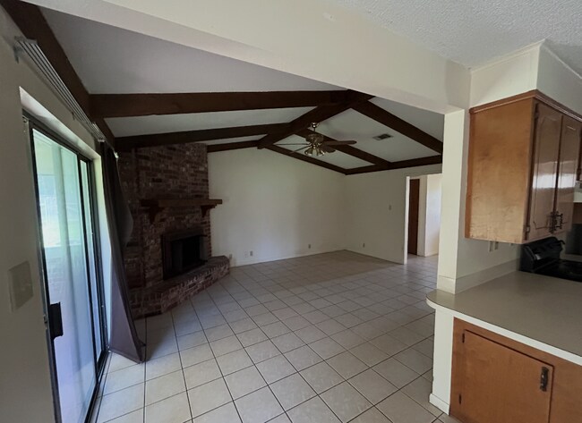 Foto del edificio - 150 Shelly Ln