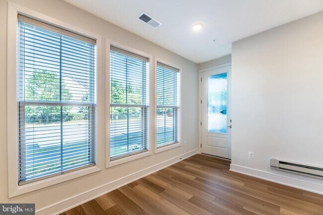 Building Photo - 43404 Farringdon Sq