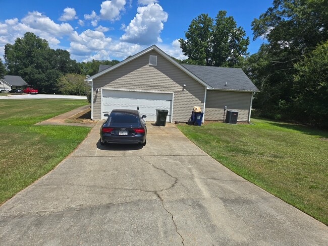 Building Photo - 1700 Riveredge Walk