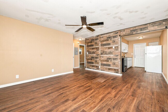 Building Photo - 2646 Home Ave