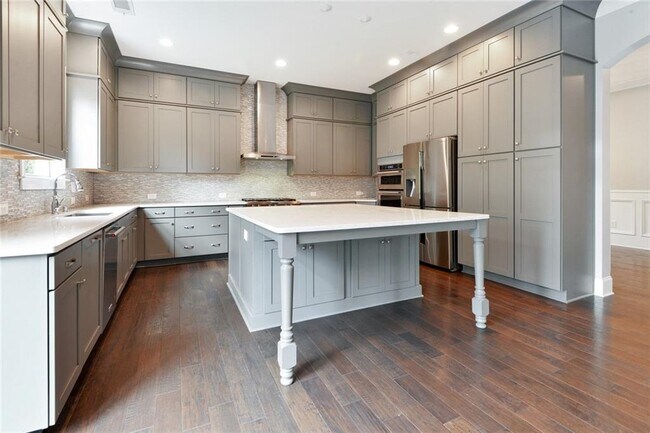 Building Photo - 6486 Canopy Dr
