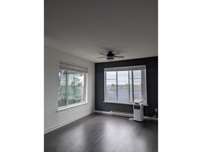 Building Photo - 15835-15885 85 Ave