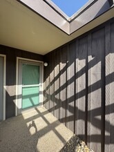 Building Photo - 3000 W Illinois Ave