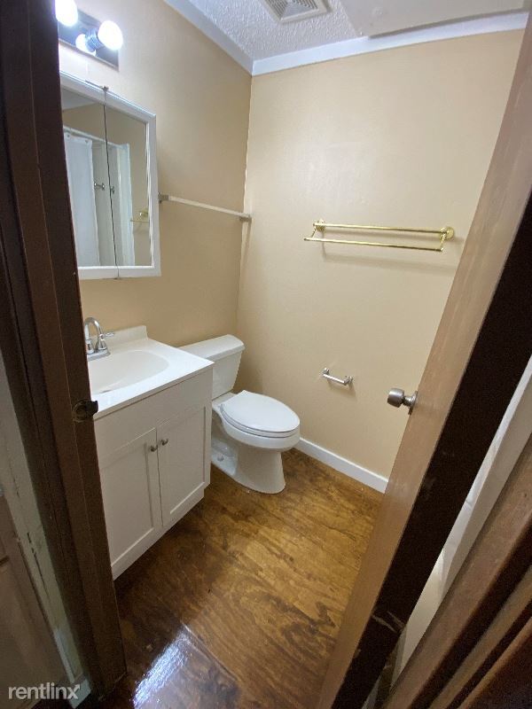 Building Photo - 1202 Springbrook Dr