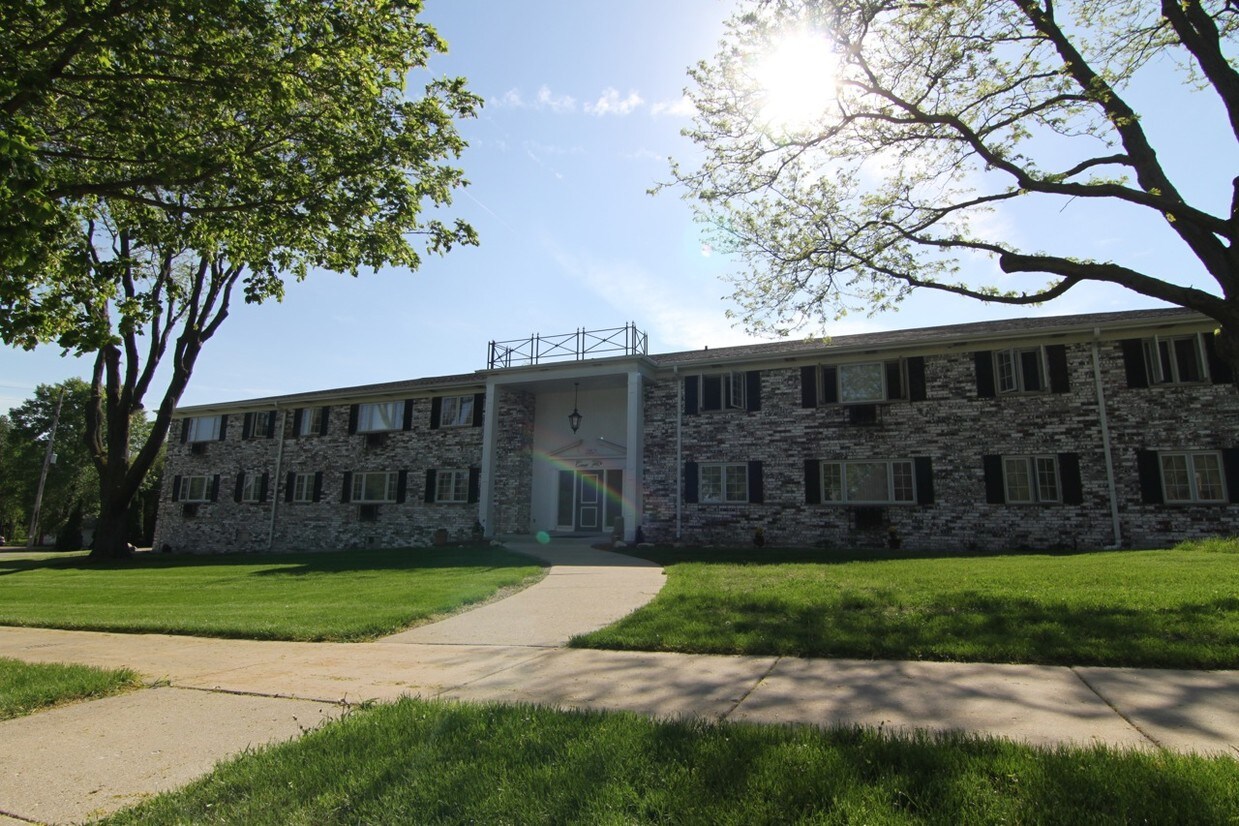 Carriage Hills Apartments Germantown, WI