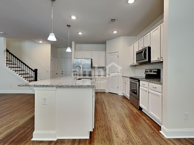 Building Photo - 208 Clearwater Cir