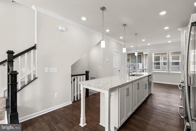 Foto del edificio - 16109 Connors Wy