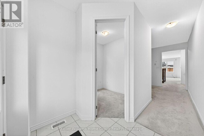 Photo du bâtiment - 27 Harpin Wy W