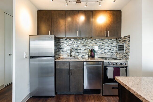 Foto del edificio - Baker Tower Apartments