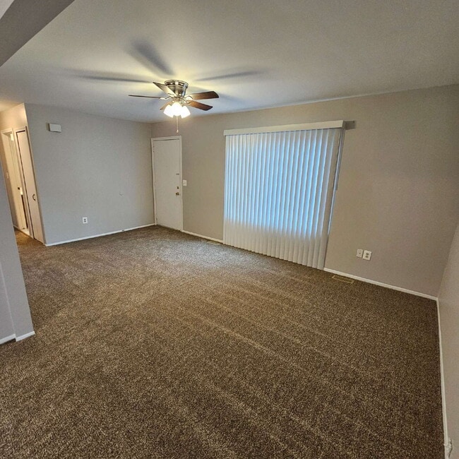 Foto del edificio - Updated 2 Bed Ranch Condo w/ Garage in Chesterfield, Prime Location
