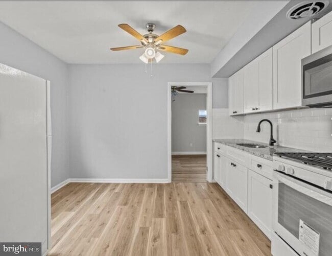 Building Photo - 6017 N 11th St