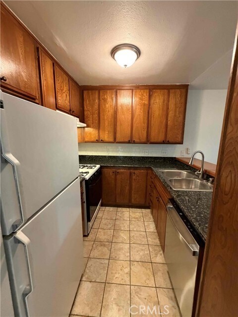 Foto del edificio - 4900 4900 E Chapman Ave