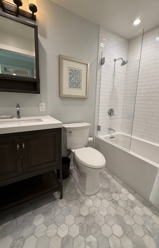 Primary Photo - 6484 Heather St