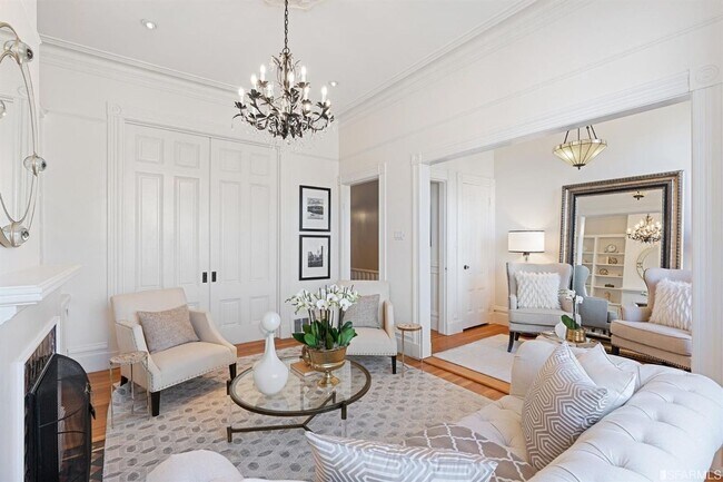 Foto del edificio - NEW! Stunning Pacific Heights Top-Floor Condo in Amazing Location w/ Parking – AMSI