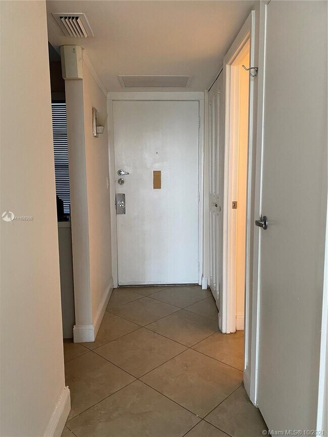 Foto del edificio - 3401 N Country Club Dr