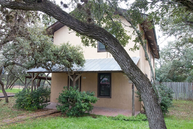 Building Photo - 553 S Old Stagecoach Rd