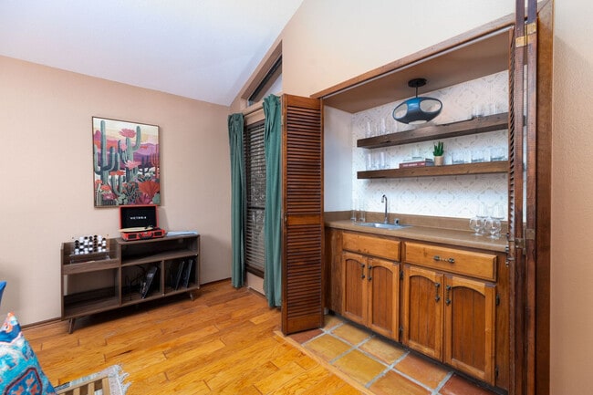 Foto del edificio - 8311 Kingsway St